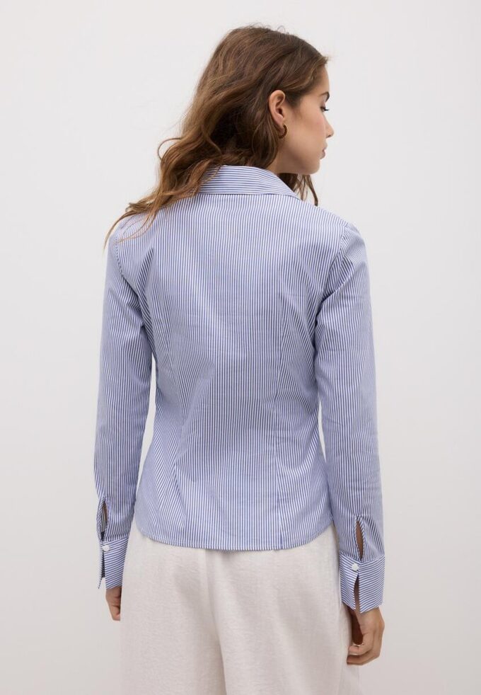 Camisas entalladas básicas a rayas Camisas entalladas básicas a rayas