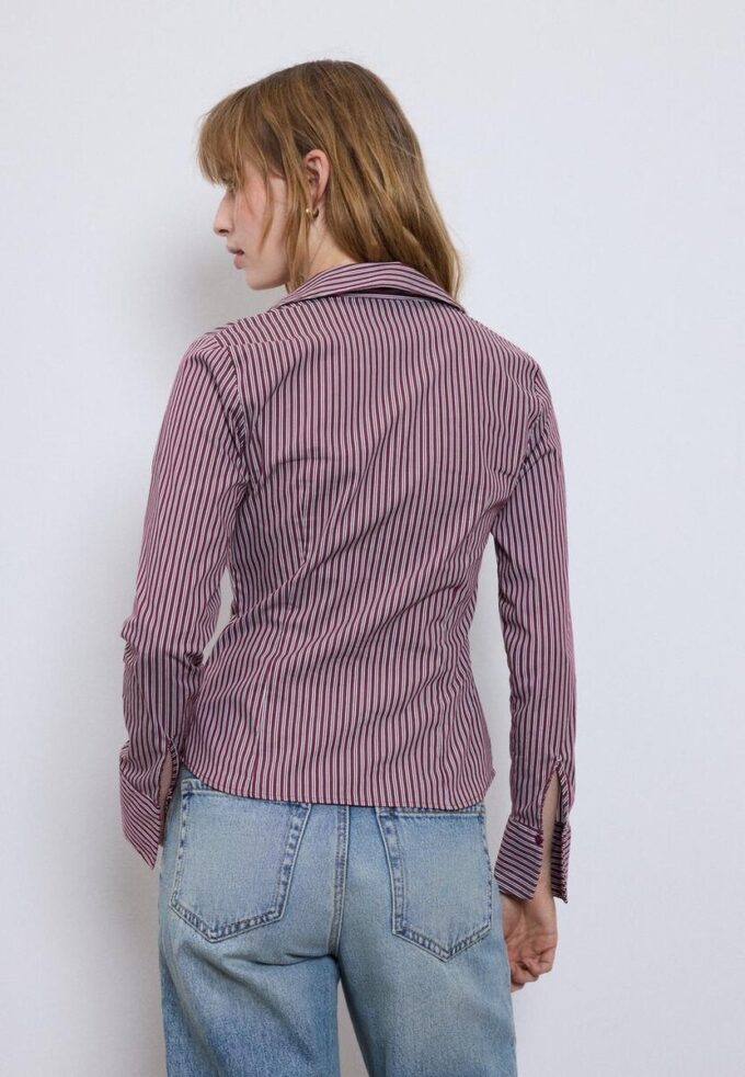 Camisas entalladas básicas a rayas Camisas entalladas básicas a rayas