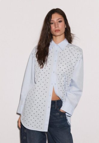 Camisas oversize con tachuelas
