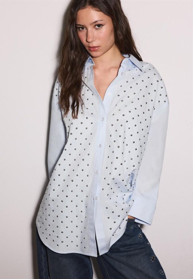 Camisas oversize con tachuelas Camisas oversize con tachuelas