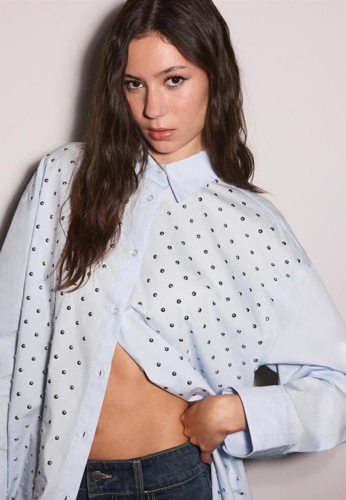 Camisas oversize con tachuelas Camisas oversize con tachuelas
