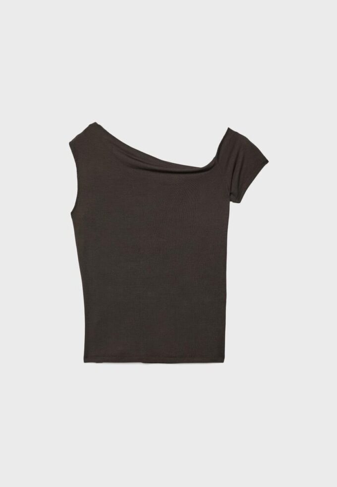 Camiseta asimétrica con botones Camiseta asimétrica con botones