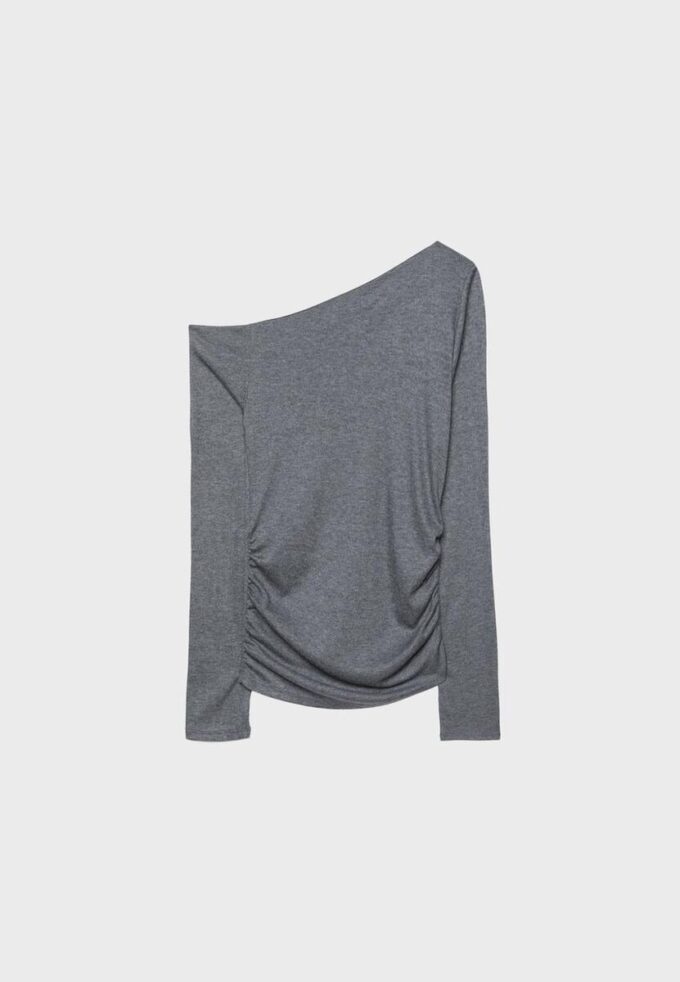 Camiseta asimétrica con detalle fruncido Camiseta asimétrica con detalle fruncido