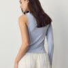 Camiseta asimétrica con hebilla metálica Camiseta asimétrica con hebilla metálica