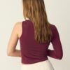 Camiseta asimétrica con hebilla metálica Camiseta asimétrica con hebilla metálica