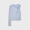 Camiseta asimétrica con hebilla metálica Camiseta asimétrica con hebilla metálica