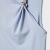 Camiseta asimétrica con hebilla metálica Camiseta asimétrica con hebilla metálica