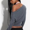 Camiseta asimétrica con tachuelas Camiseta asimétrica con tachuelas