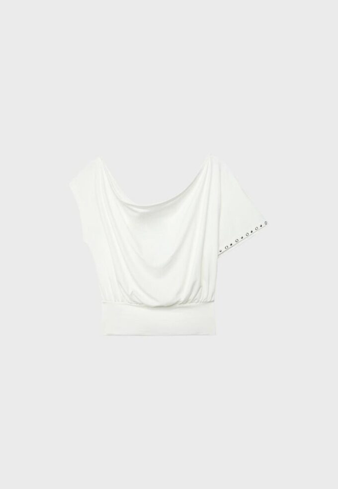Camiseta asimétrica con tachuelas Camiseta asimétrica con tachuelas