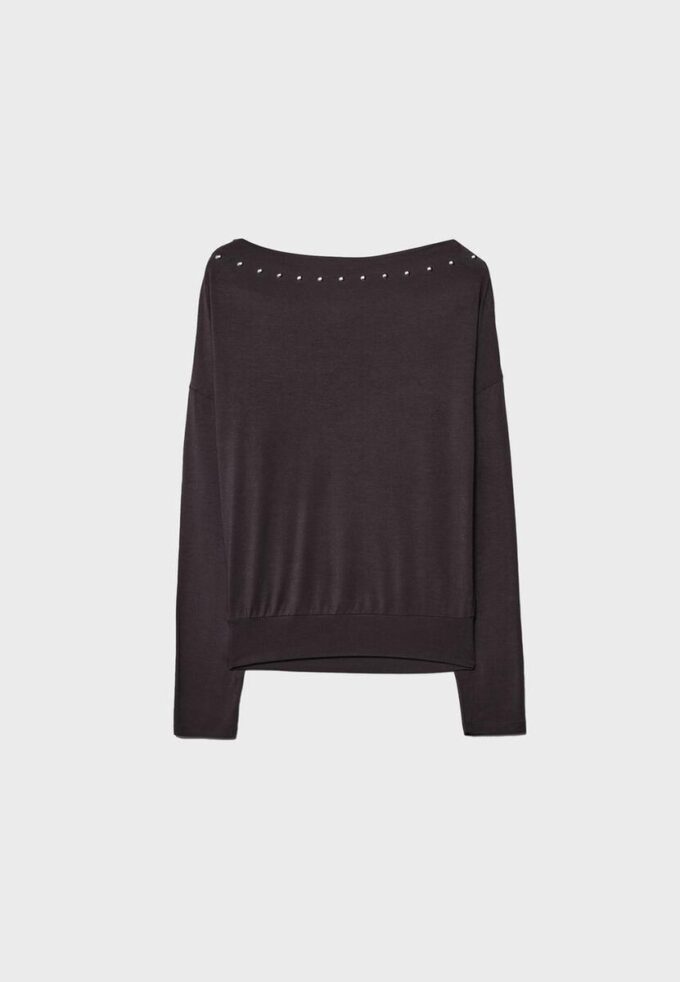 Camiseta asimétrica con tachuelas Camiseta asimétrica con tachuelas