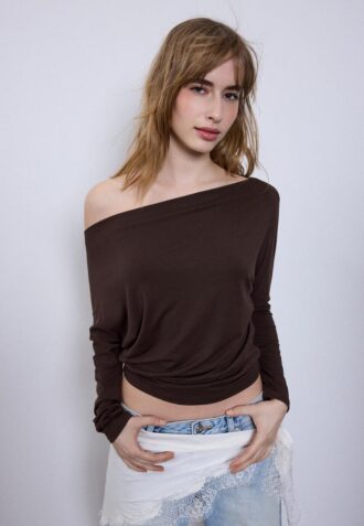 Camiseta asimétrica de modal Camiseta asimétrica de modal