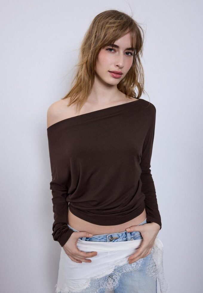 Camiseta asimétrica de modal Camiseta asimétrica de modal