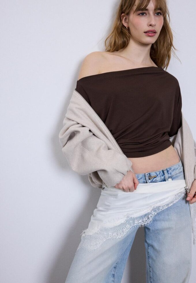 Camiseta asimétrica de modal Camiseta asimétrica de modal
