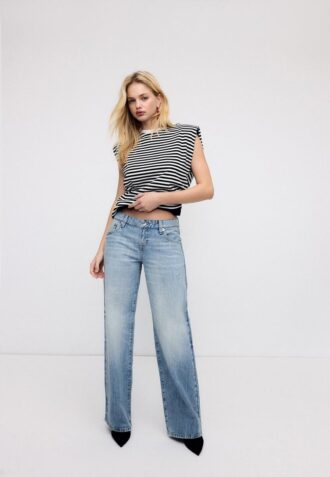 Camiseta básica a rayas con hombreras acolchadas