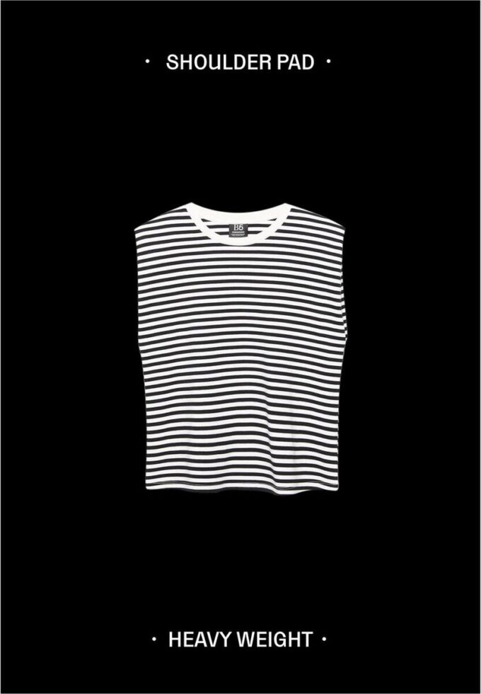 Camiseta básica a rayas con hombreras acolchadas Camiseta básica a rayas con hombreras acolchadas