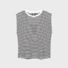 Camiseta básica a rayas con hombreras acolchadas Camiseta básica a rayas con hombreras acolchadas
