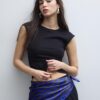 Camiseta básica ajustada con fruncidos Camiseta básica ajustada con fruncidos