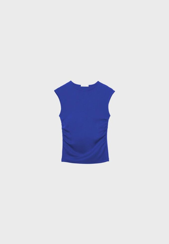 Camiseta básica ajustada con fruncidos Camiseta básica ajustada con fruncidos