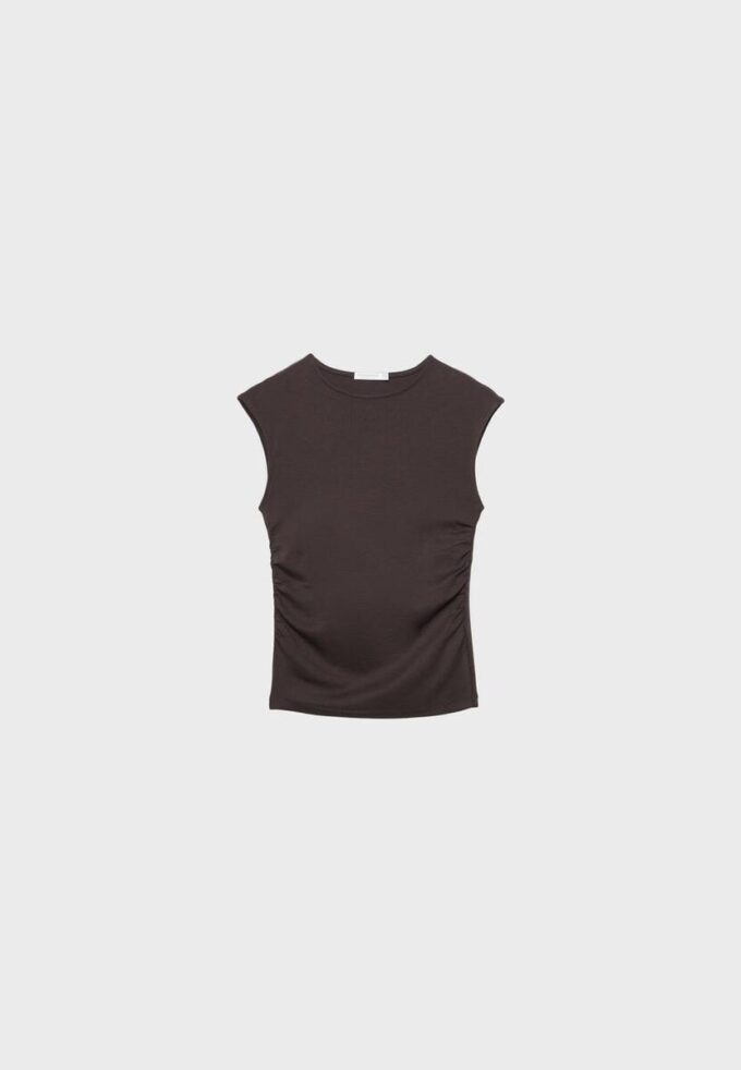 Camiseta básica ajustada con fruncidos Camiseta básica ajustada con fruncidos