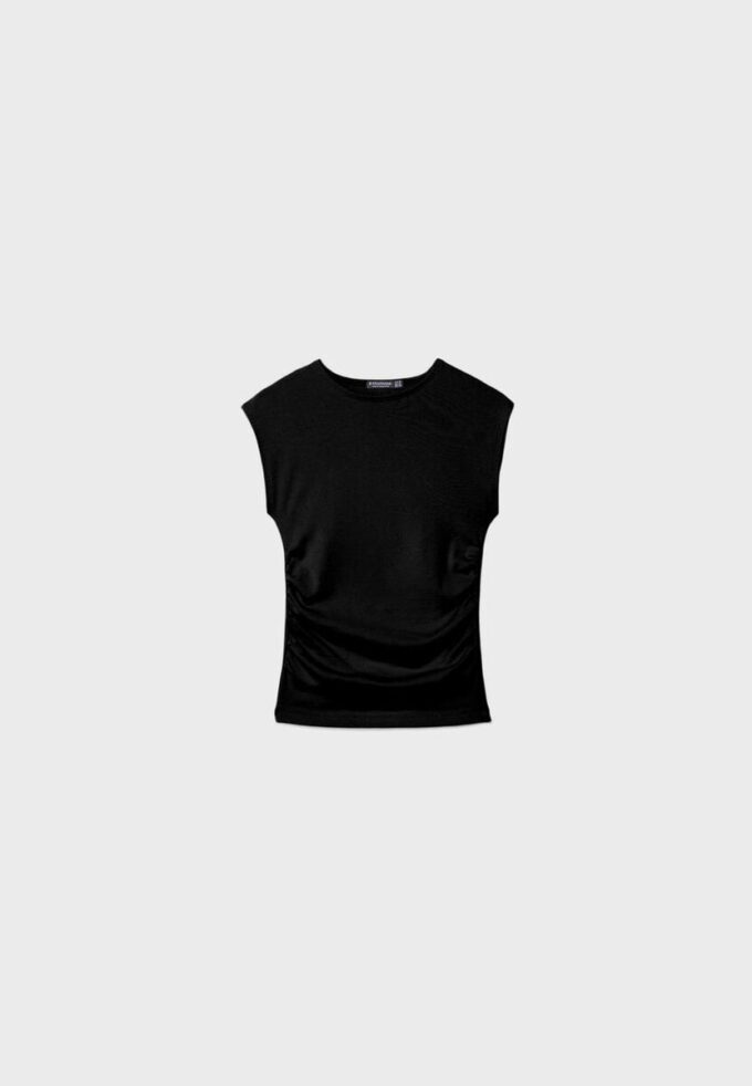 Camiseta básica ajustada con fruncidos Camiseta básica ajustada con fruncidos