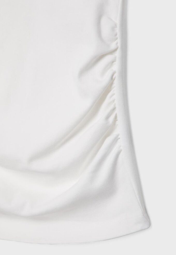 Camiseta básica ajustada con fruncidos Camiseta básica ajustada con fruncidos