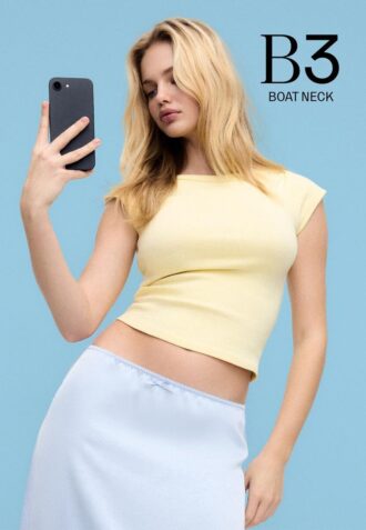 Camiseta básica con cuello barco