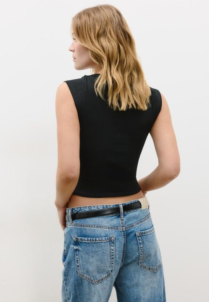 Camiseta básica con cuello barco Camiseta básica con cuello barco