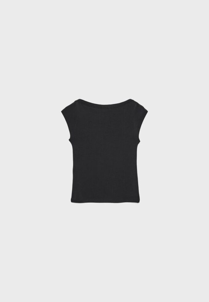 Camiseta básica con cuello barco Camiseta básica con cuello barco
