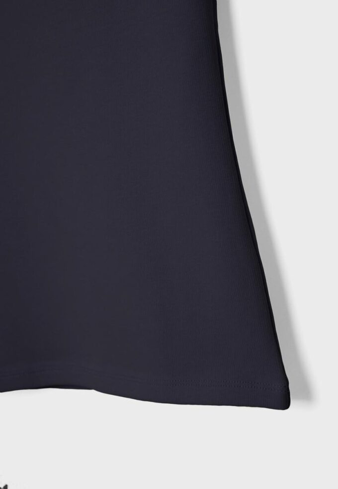 Camiseta básica con cuello barco