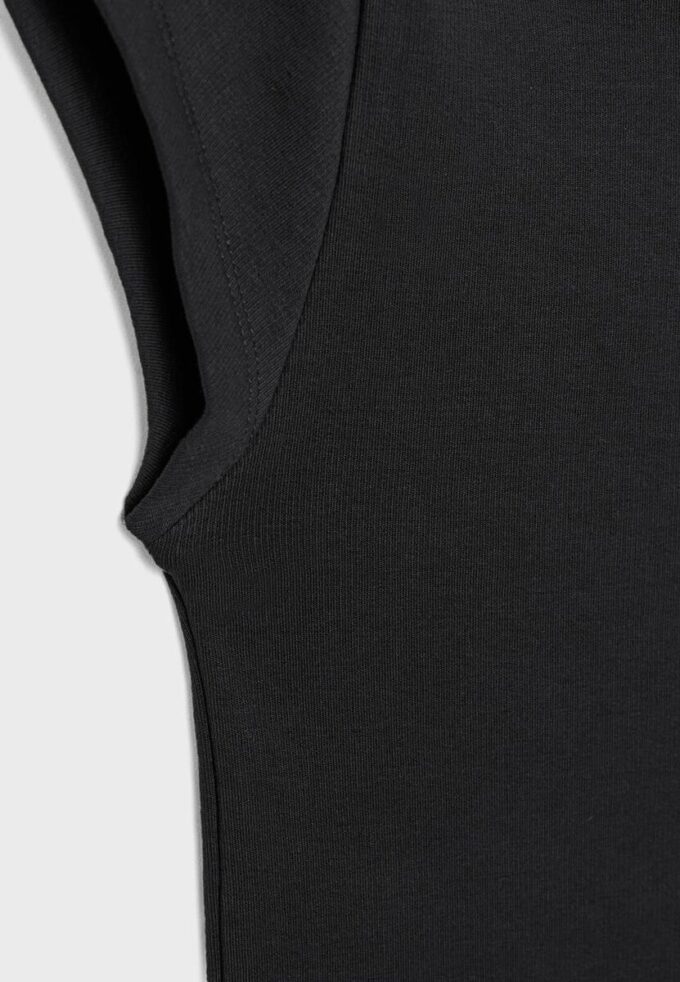 Camiseta básica con cuello barco Camiseta básica con cuello barco