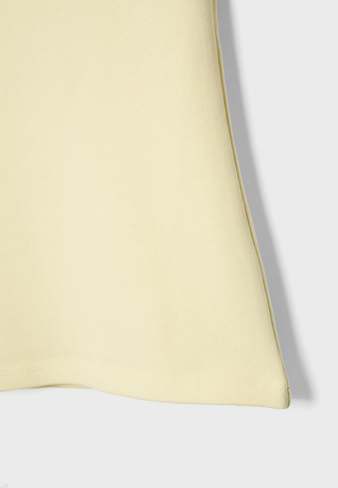 Camiseta básica con cuello barco
