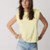 Camiseta básica con hombreras Camiseta básica con hombreras