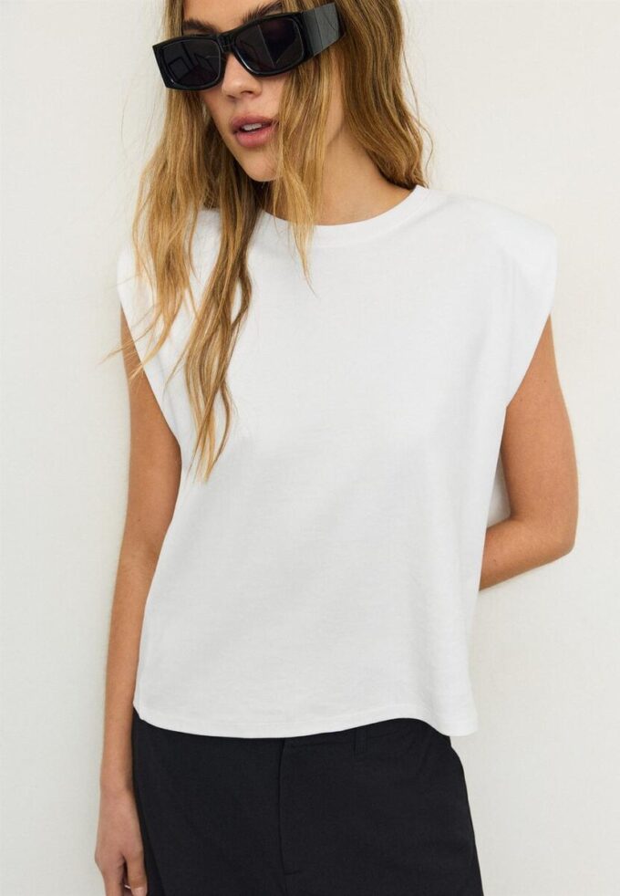 Camiseta básica con hombreras Camiseta básica con hombreras