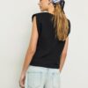 Camiseta básica con hombreras Camiseta básica con hombreras