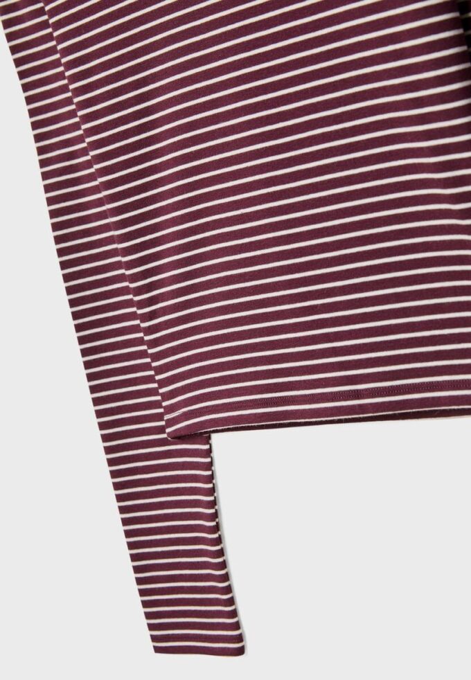 Camiseta básica de algodón a rayas de manga larga Camiseta básica de algodón a rayas de manga larga