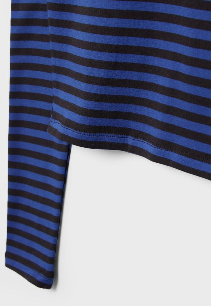 Camiseta básica de algodón a rayas de manga larga Camiseta básica de algodón a rayas de manga larga