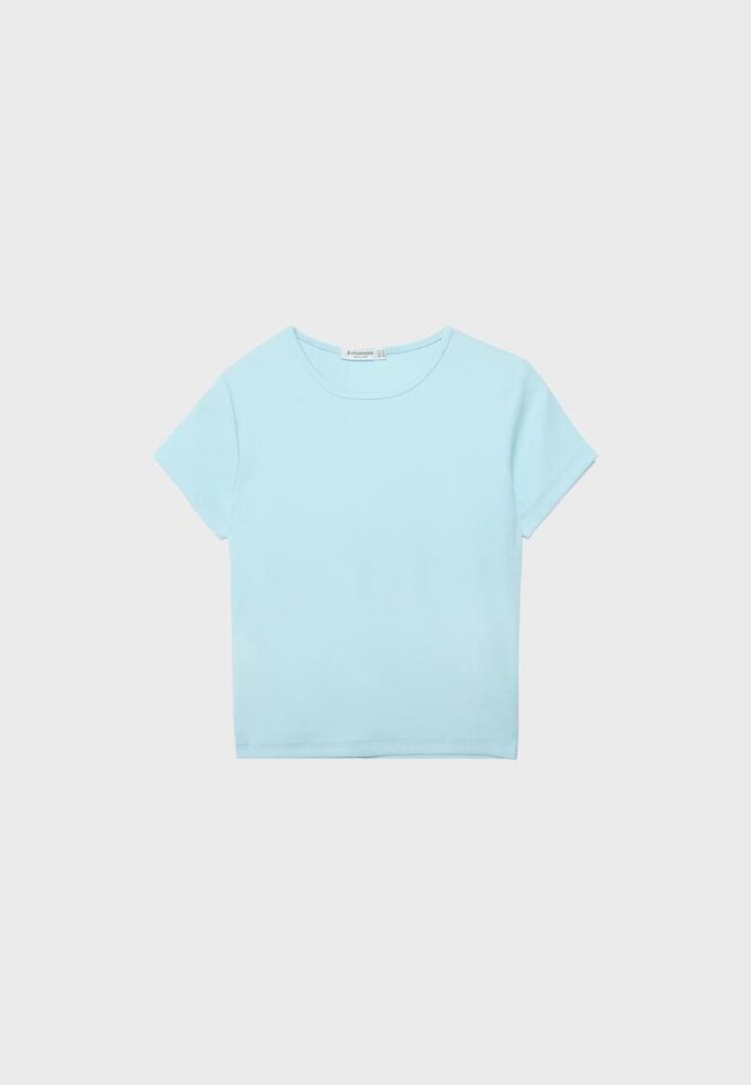 Camiseta básica de corte ajustado Camiseta básica de corte ajustado