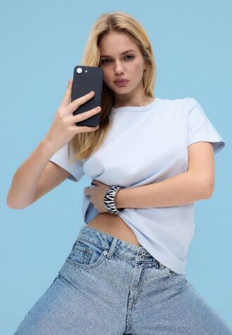 Camiseta básica de corte regular y tacto suave