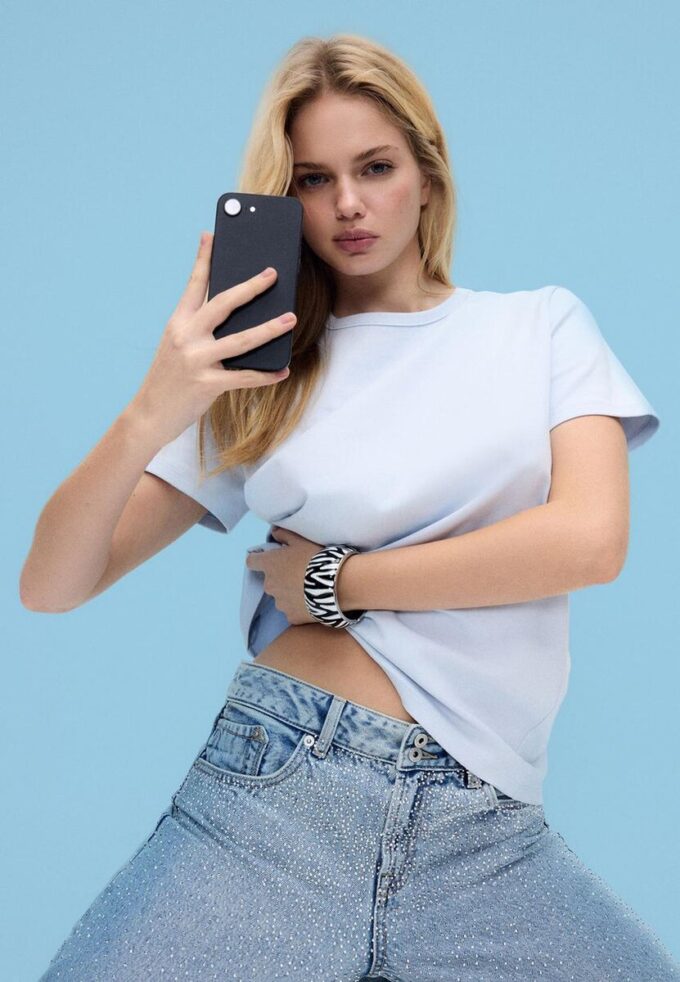 Camiseta básica de corte regular y tacto suave Camiseta básica de corte regular y tacto suave