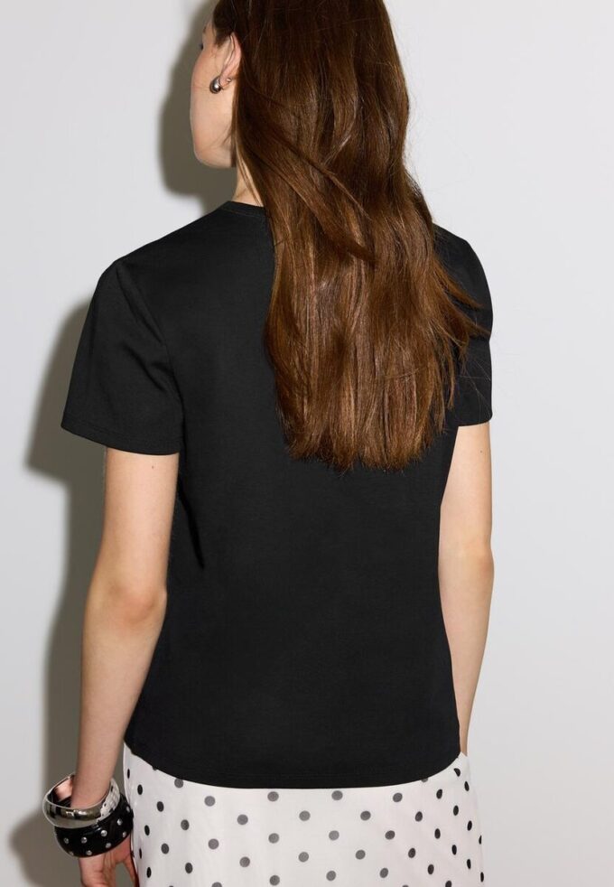 Camiseta básica de corte regular y tacto suave Camiseta básica de corte regular y tacto suave