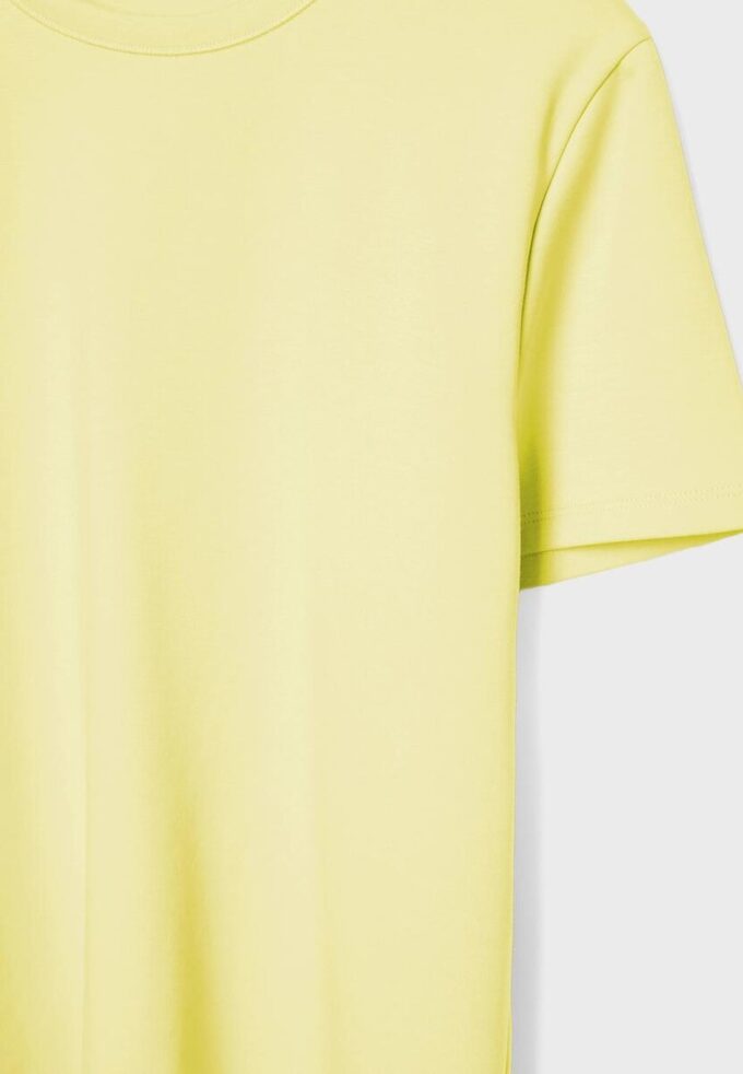 Camiseta básica de corte regular y tacto suave Camiseta básica de corte regular y tacto suave