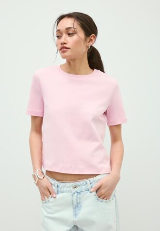 Camiseta básica de corte regular y tejido grueso