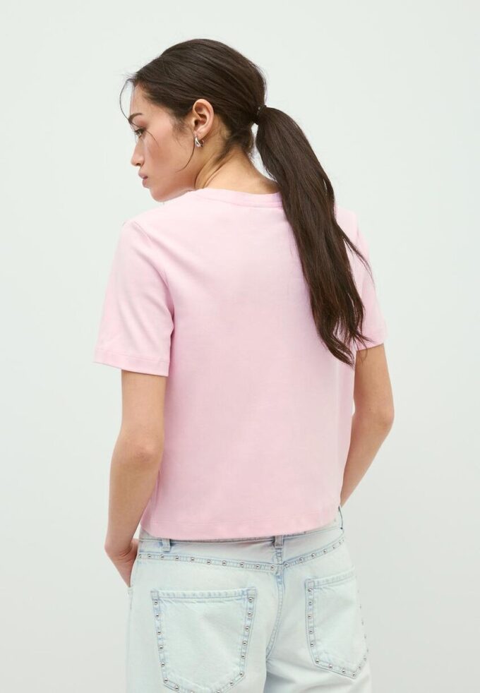Camiseta básica de corte regular y tejido grueso Camiseta básica de corte regular y tejido grueso