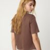 Camiseta básica de corte regular y tejido grueso Camiseta básica de corte regular y tejido grueso