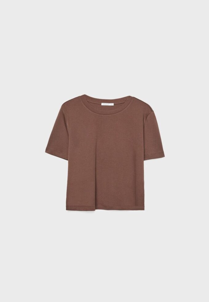 Camiseta básica de corte regular y tejido grueso Camiseta básica de corte regular y tejido grueso