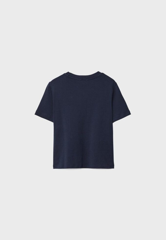 Camiseta básica de corte regular y tejido grueso Camiseta básica de corte regular y tejido grueso