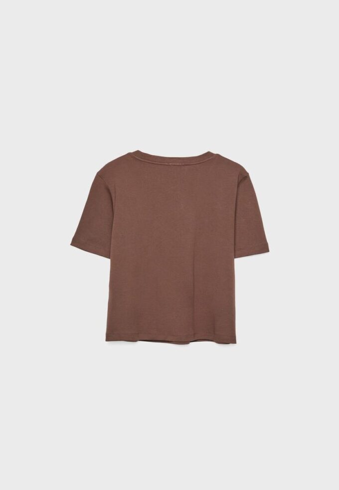 Camiseta básica de corte regular y tejido grueso Camiseta básica de corte regular y tejido grueso