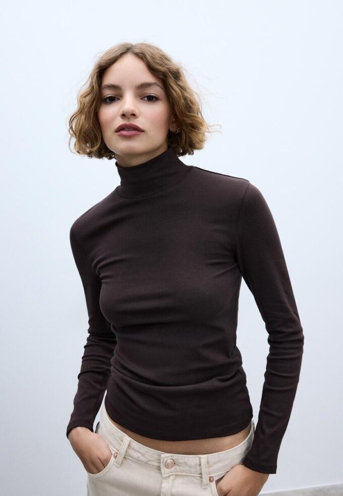 Camiseta básica de cuello alto Camiseta básica de cuello alto