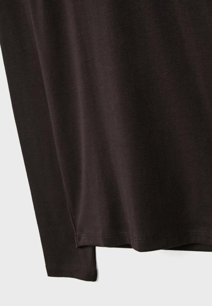 Camiseta básica de cuello alto Camiseta básica de cuello alto