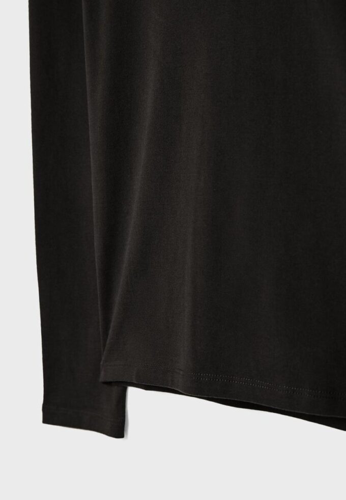 Camiseta básica de cuello alto Camiseta básica de cuello alto
